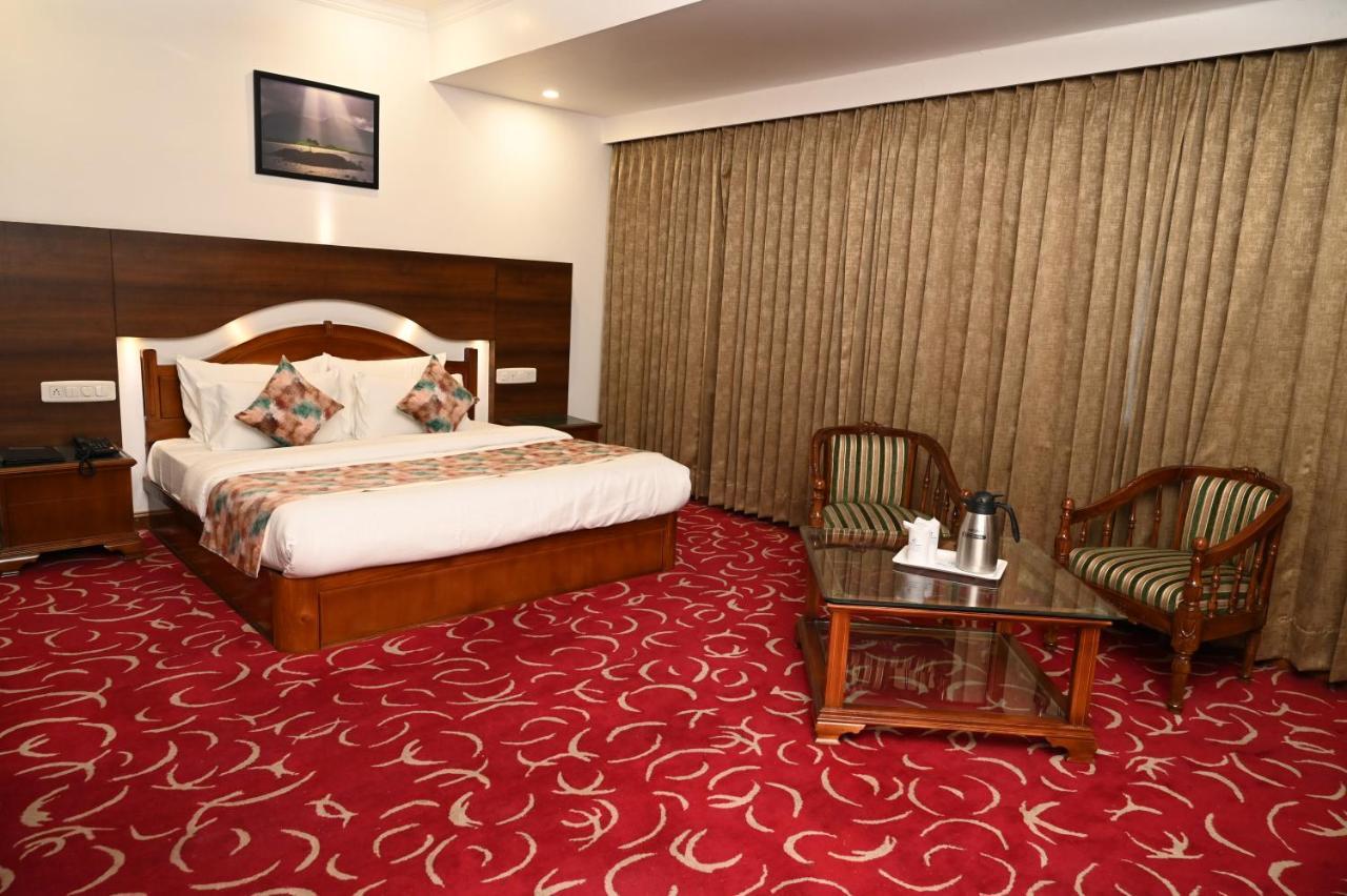 Hotel Lawrence Amritsar Exterior photo
